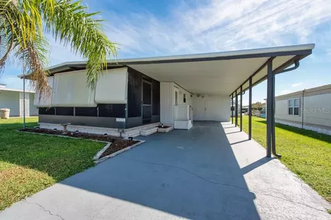 3920 Kim Dr, Wesley Chapel, FL 33543