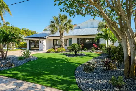 746 Boca Ciega Isle Dr, Saint Pete Beach, FL 33706