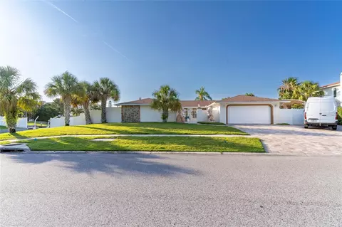 320 Harbor Psge, Clearwater Beach, FL 33767