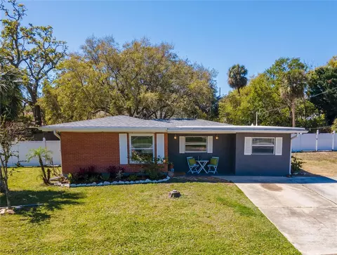27 Park Ave, Tarpon Springs, FL 34689