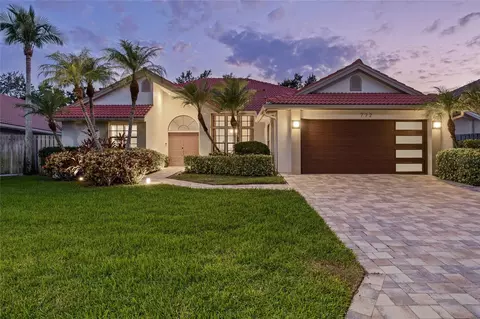 772 Live Oak Ter NE, Saint Petersburg, FL 33703