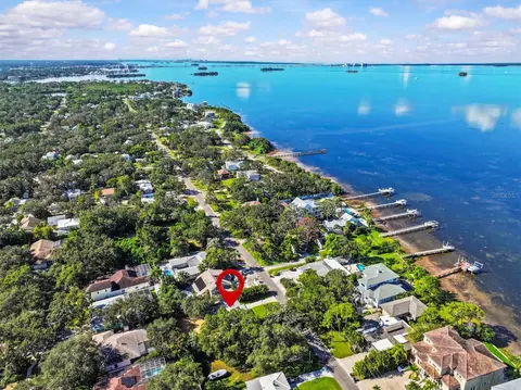 510 N Mayo St, Crystal Beach, FL 34681