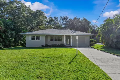 510 N Mayo St, Crystal Beach, FL 34681