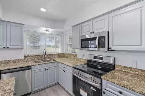Kitchen - 577 Waterfall Dr, Spring Hill, FL 34608 photo 4 of 5