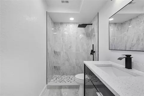 Bath - 577 Waterfall Dr, Spring Hill, FL 34608 photo 3 of 4