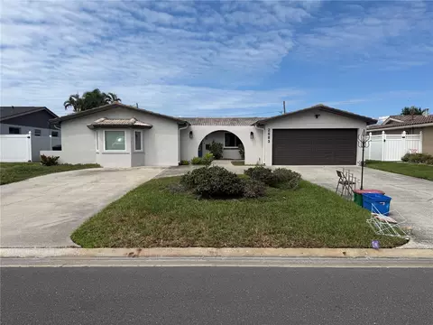 2083 Montana Ave NE, Saint Petersburg, FL 33703