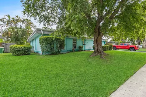 7906 NW 75th Ave, Tamarac, FL 33321
