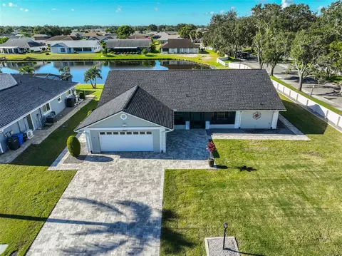 2022 E View Dr, Sun City Center, FL 33573