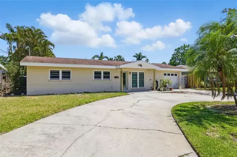 1524 Carson Cir NE, Saint Petersburg, FL 33703