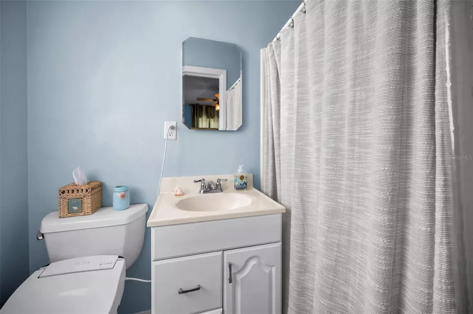 Bath - 929 Britton St, Largo, FL 33770 photo 1 of 2