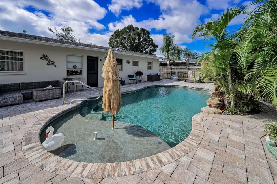 Exterior - 929 Britton St, Largo, FL 33770 photo 9 of 17