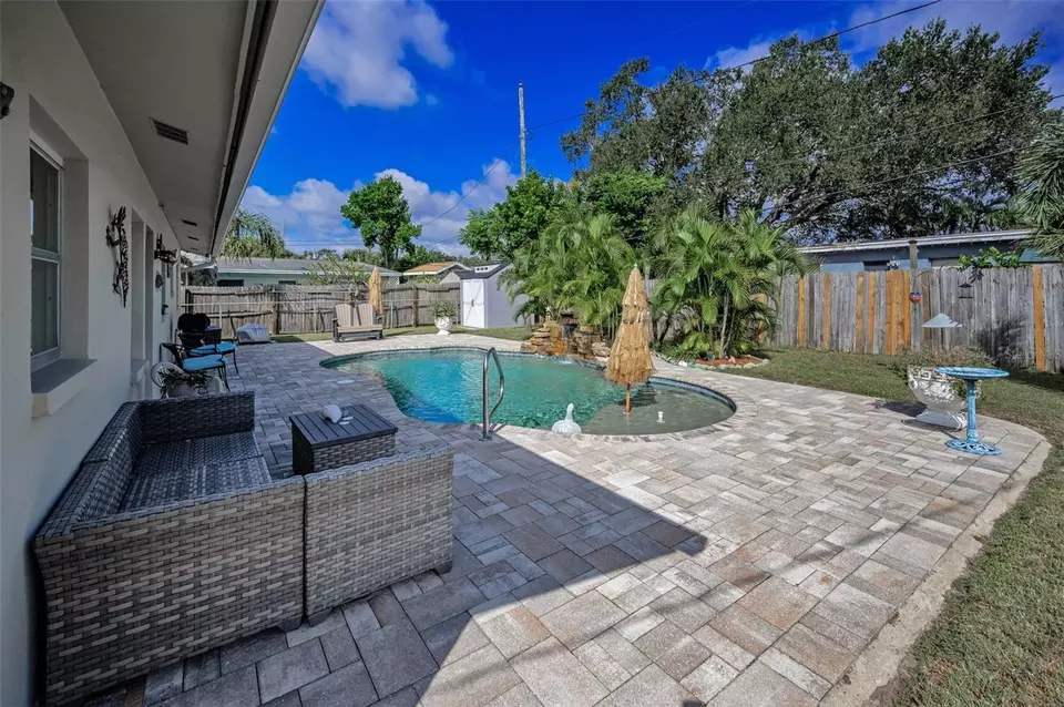 Exterior - 929 Britton St, Largo, FL 33770 photo 13 of 17