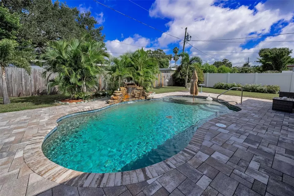 Exterior - 929 Britton St, Largo, FL 33770 photo 2 of 17