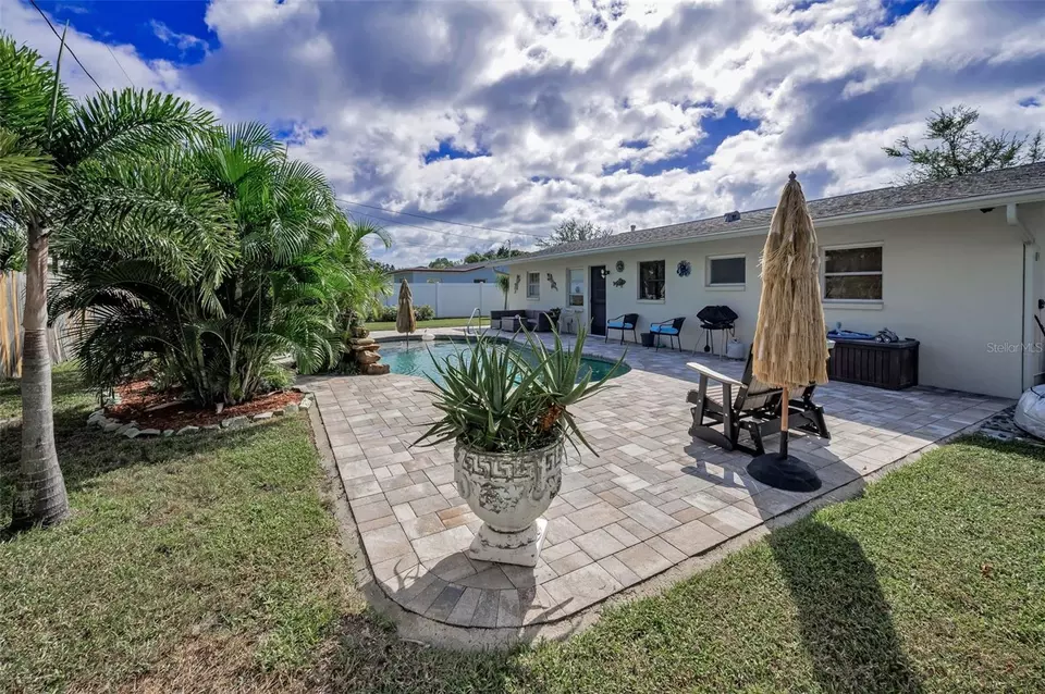 Exterior - 929 Britton St, Largo, FL 33770 photo 10 of 17