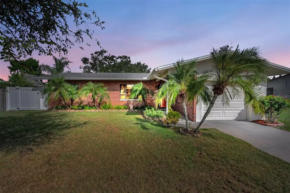 Exterior - 929 Britton St, Largo, FL 33770 photo 16 of 17