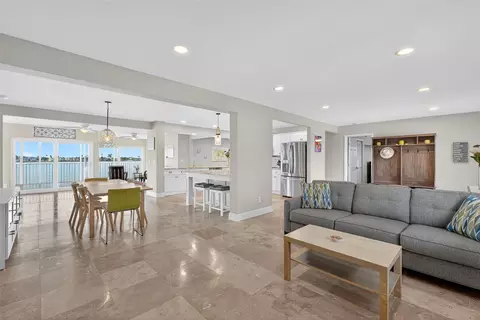 800 Madonna Blvd #1, Tierra Verde, FL 33715