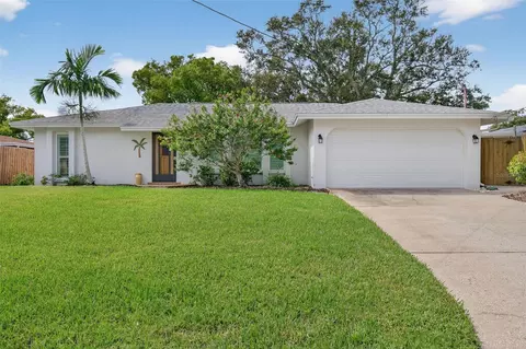 450 Sierra Cir E, Largo, FL 33770