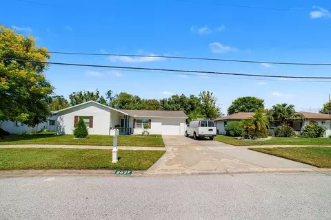 8637 Summer Dr, Hudson, FL 34667