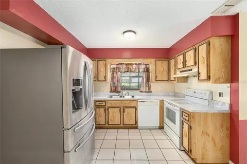 Kitchen - 3475 NE 43rd Pl, Ocala, FL 34479 photo 2 of 4