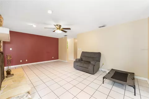 Living - 3475 NE 43rd Pl, Ocala, FL 34479 photo 3 of 4