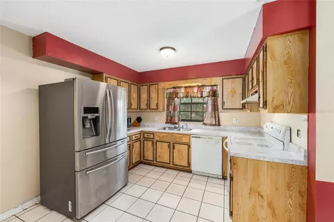 Kitchen - 3475 NE 43rd Pl, Ocala, FL 34479 photo 4 of 4