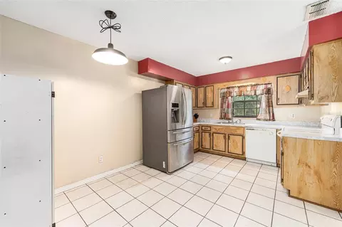 Kitchen - 3475 NE 43rd Pl, Ocala, FL 34479 photo 3 of 4