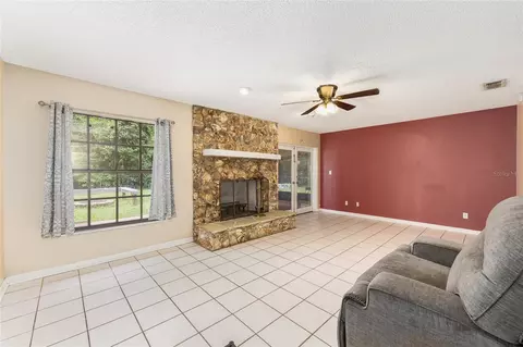 Living - 3475 NE 43rd Pl, Ocala, FL 34479 photo 2 of 4