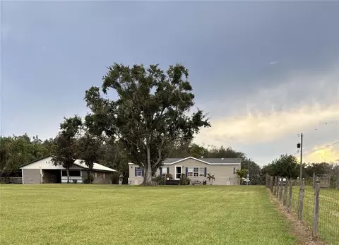 3817 Ryans Ln, Zephyrhills, FL 33541