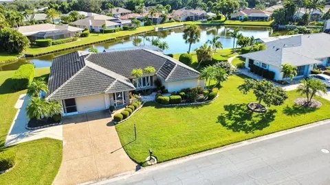 6994 Country Lakes Cir, Sarasota, FL 34243