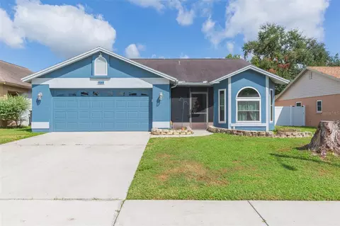 607 Sand Ridge Dr, Valrico, FL 33594