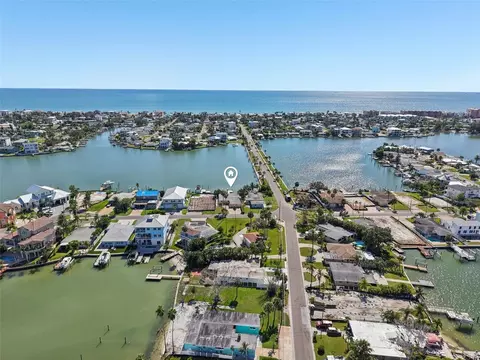 16016 4th St E, Redington Beach, FL 33708
