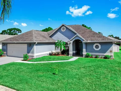 3608 Cresta Ct, Sun City Center, FL 33573