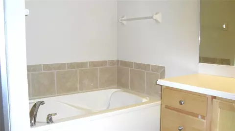 Bath - 11774 Tempest Harbor Loop, Venice, FL 34292 photo 3 of 5