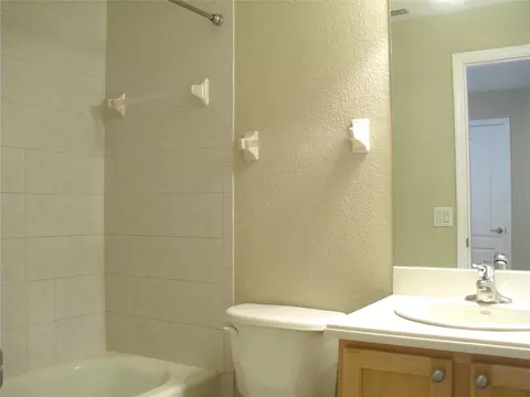 Bath - 11774 Tempest Harbor Loop, Venice, FL 34292 photo 5 of 5
