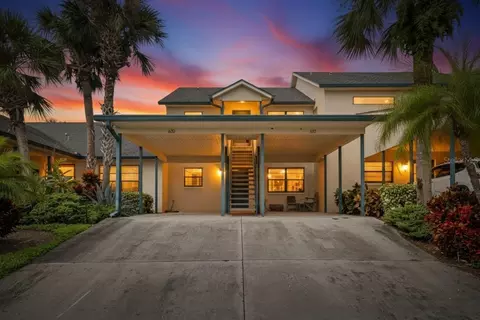 620 Yardarm Dr #10, Apollo Beach, FL 33572
