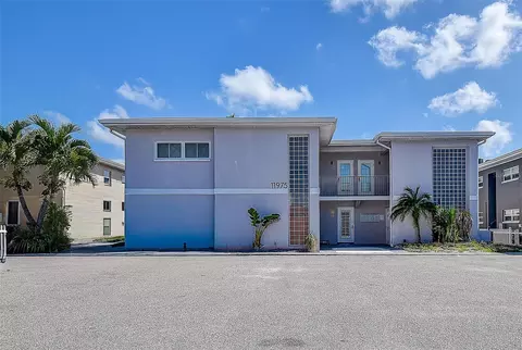 11975 3rd St E #6, Treasure Island, FL 33706