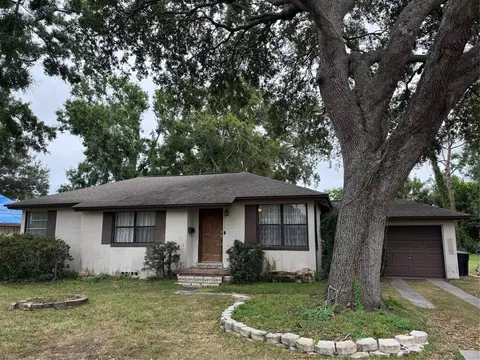 6948 9th Ave N, Saint Petersburg, FL 33710