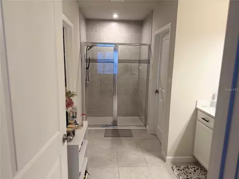 Bath - 10516 Daybreak Gln, Parrish, FL 34219 photo 2 of 4