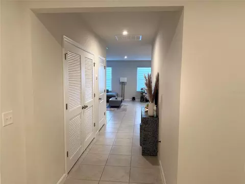 Entry Way - 10516 Daybreak Gln, Parrish, FL 34219 photo 1 of 2
