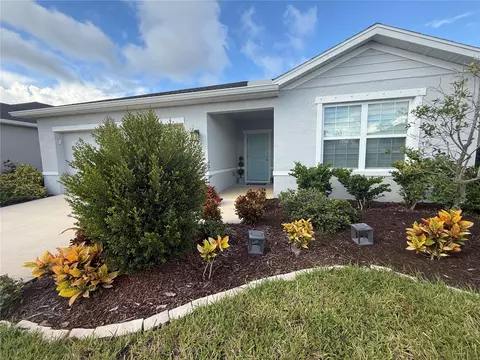 Exterior - 10516 Daybreak Gln, Parrish, FL 34219 photo 2 of 4