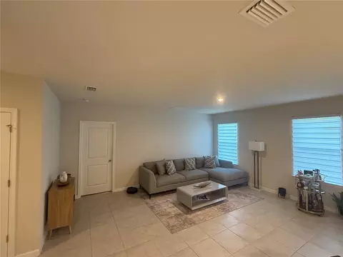 Living - 10516 Daybreak Gln, Parrish, FL 34219 photo 2 of 3