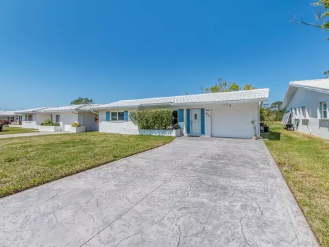 9024 140th Way, Seminole, FL 33776