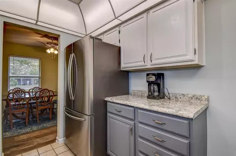 Kitchen - 6237 Dalton St, Spring Hill, FL 34606 photo 2 of 4