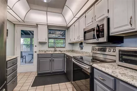 Kitchen - 6237 Dalton St, Spring Hill, FL 34606 photo 3 of 4