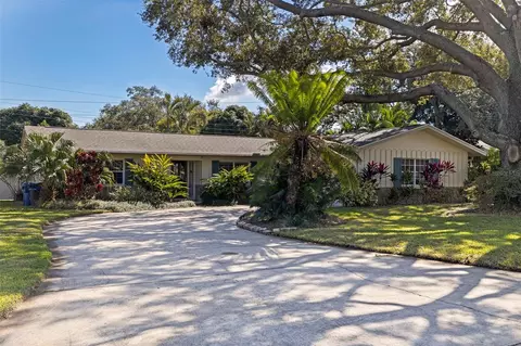 925 Irene Ave, Largo, FL 33771