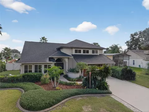 2715 Mock Orange Ct, Valrico, FL 33594