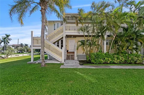 10399 Paradise Blvd #106B, Treasure Island, FL 33706