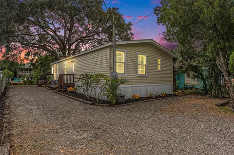6274 Fine St, Weeki Wachee, FL 34607