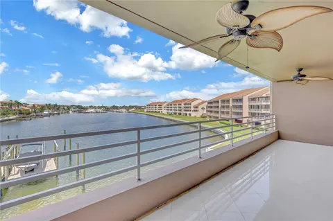 2775 Kipps Colony Dr S #204, Saint Petersburg, FL 33707
