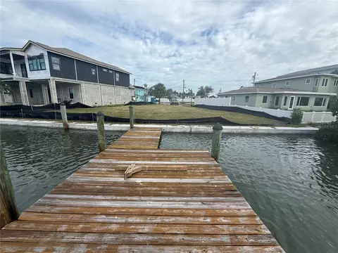 14060 W Parsley Dr, Madeira Beach, FL 33708